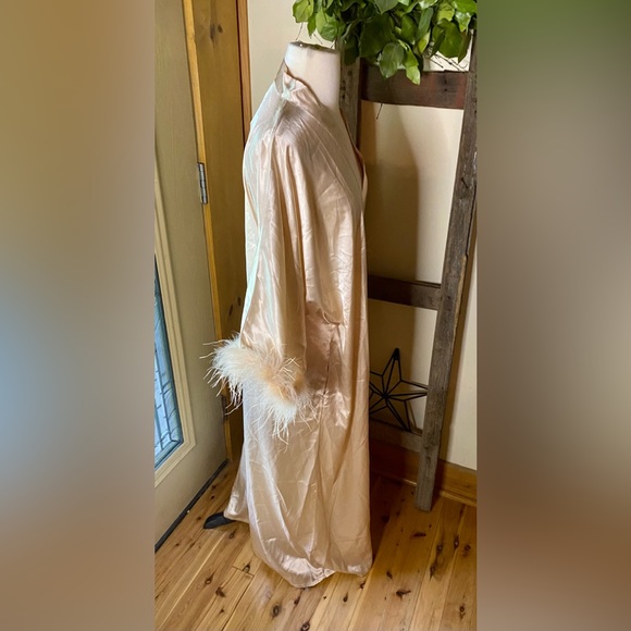 💕PRODESIGN Satin Kimono Robe with Ostrich Feather Trim💕 NWT - Picture 3 of 13
